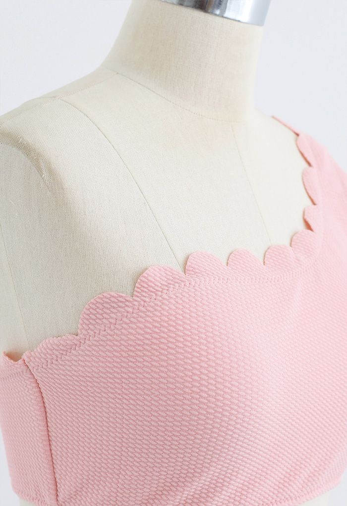 Conjunto de biquíni recortado de um ombro em rosa
