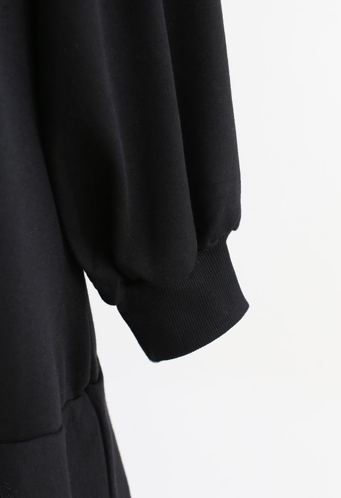 Mini vestido de mangas com babado e bainha em preto