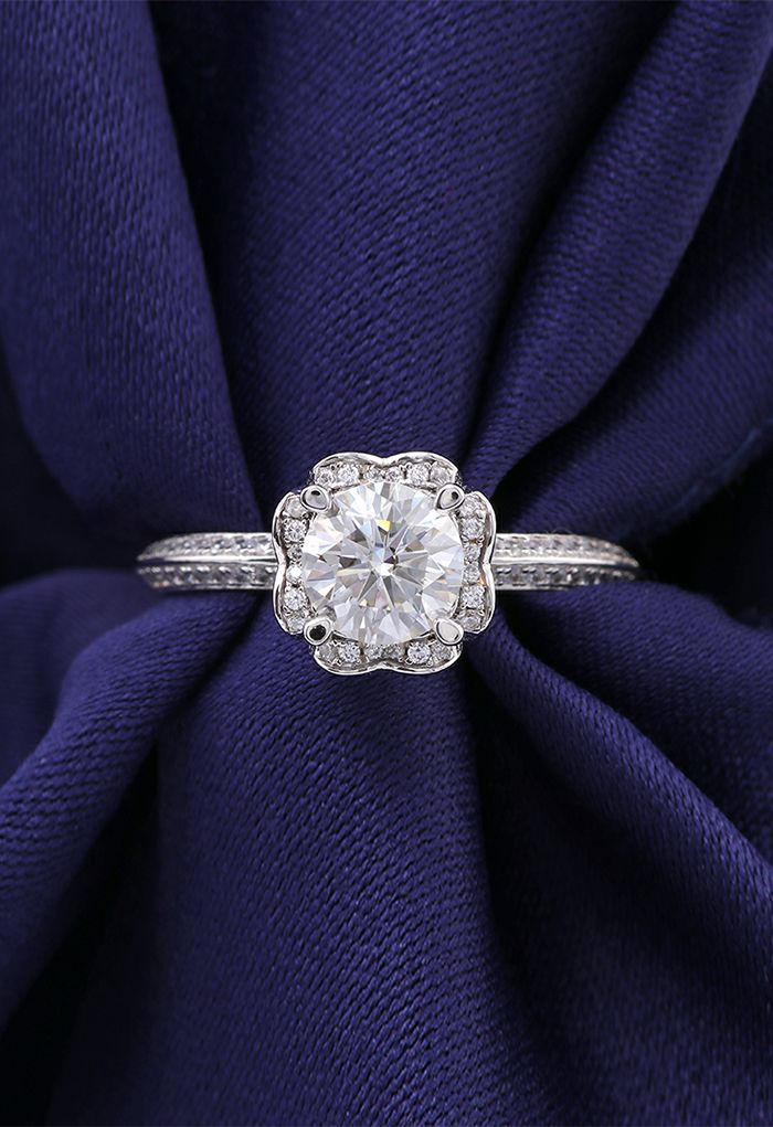 Anel de diamante Moissanita em formato de coração floral