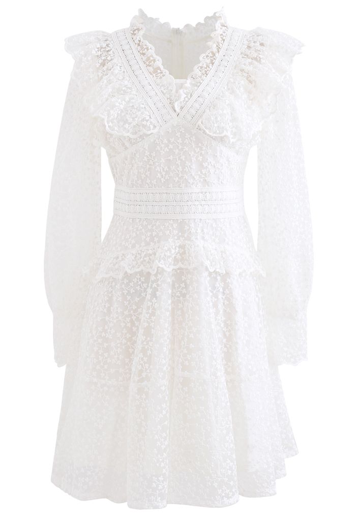 Vestido de malha com babados bordado floret em branco