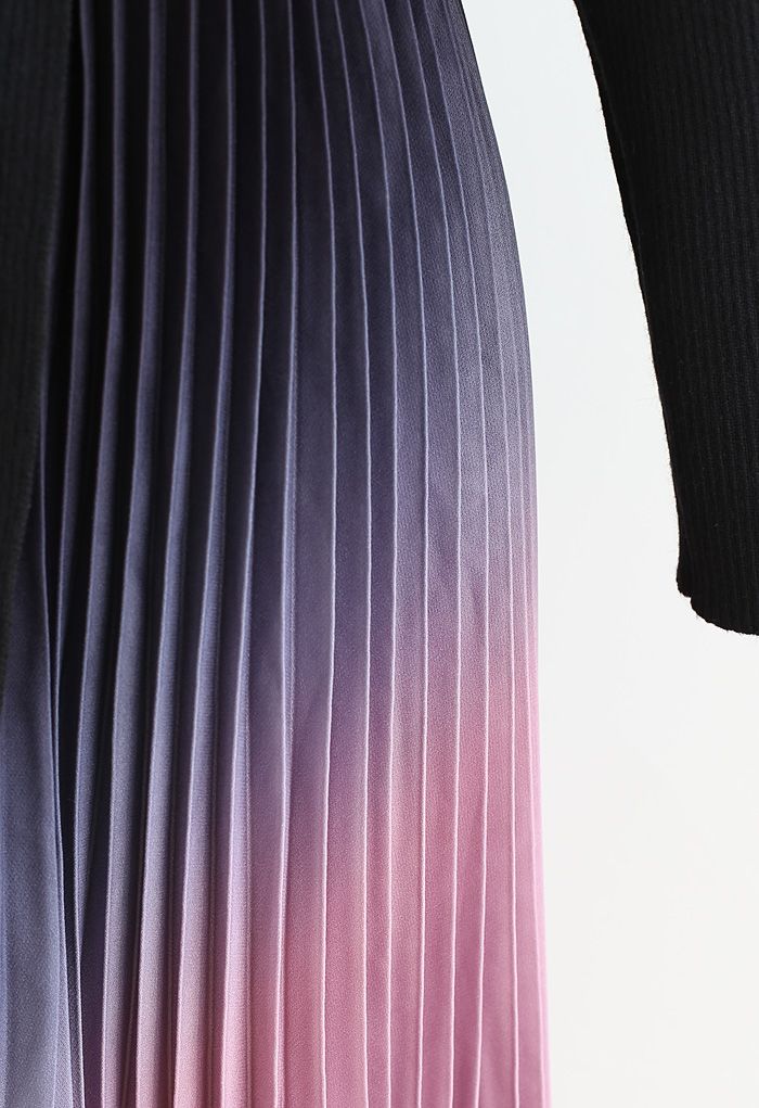 Vestido de malha plissado com cinto e plissado gradiente em preto