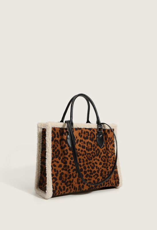 Bolsa tote de couro sintético com acabamento em lã Lambswool em leopardo