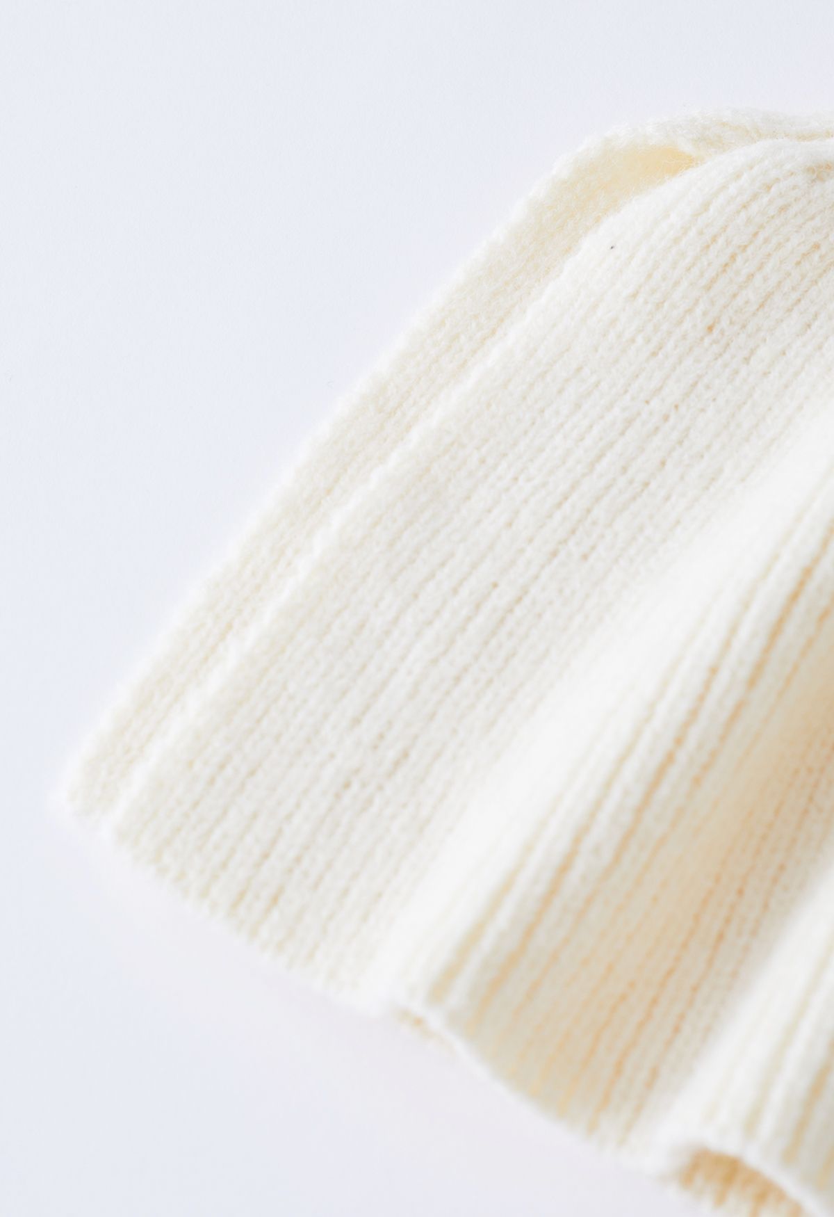 Suéter de malha listrada com lenço removível em marfim