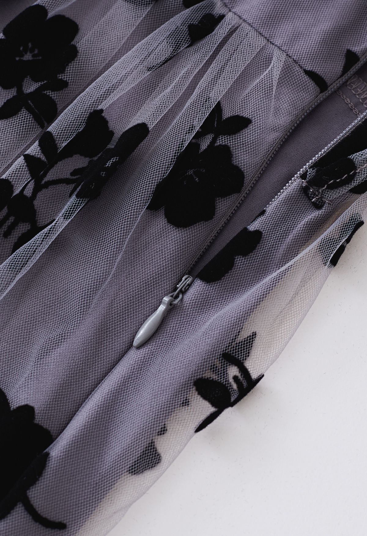 Vestido maxi envolto em malha 3D Posy em cinza