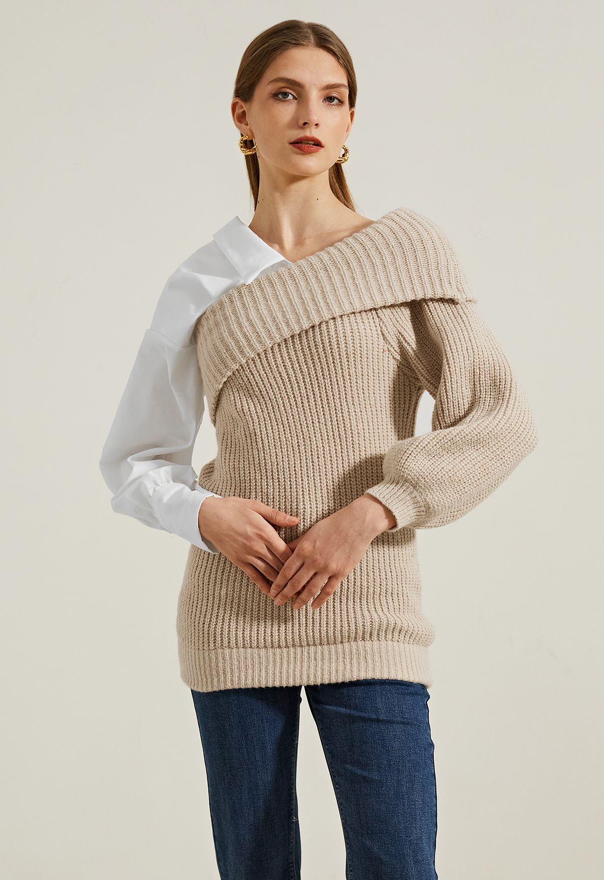 Suéter de tricô canelado com ombro dobrado emendado em camel