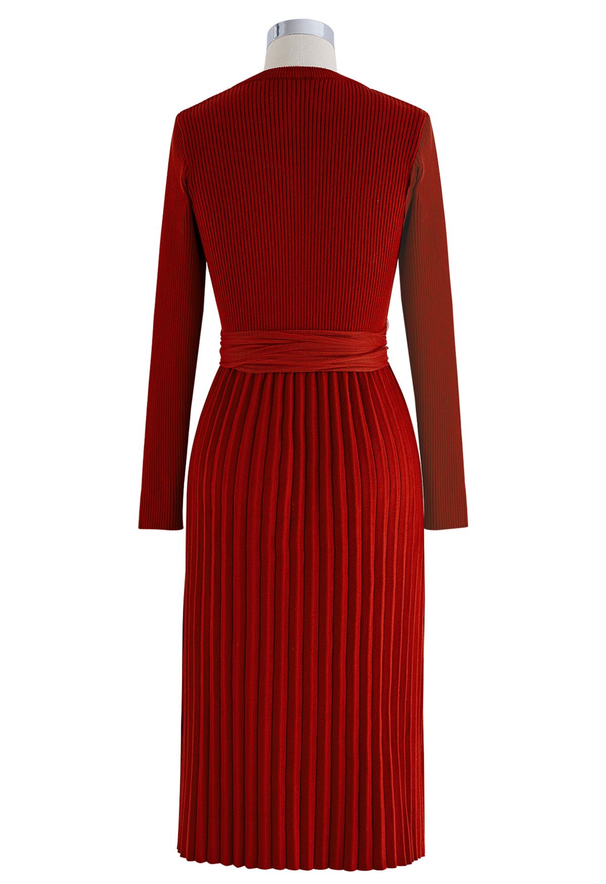 Vestido de malha com amarração automática com laço e nervuras em vermelho