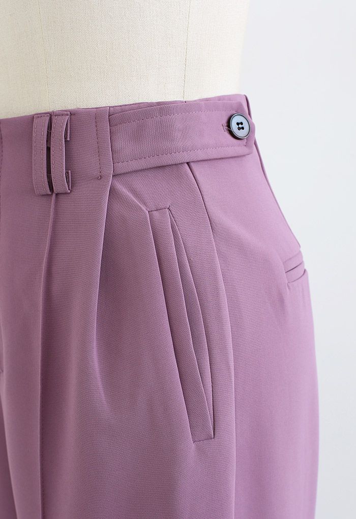 Calças retas de cintura abotoada Simplicity em roxo