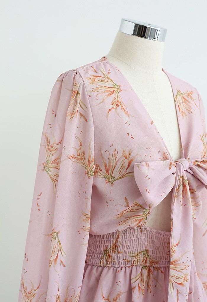 Minivestido de chiffon floral com nó de gravata na frente em rosa