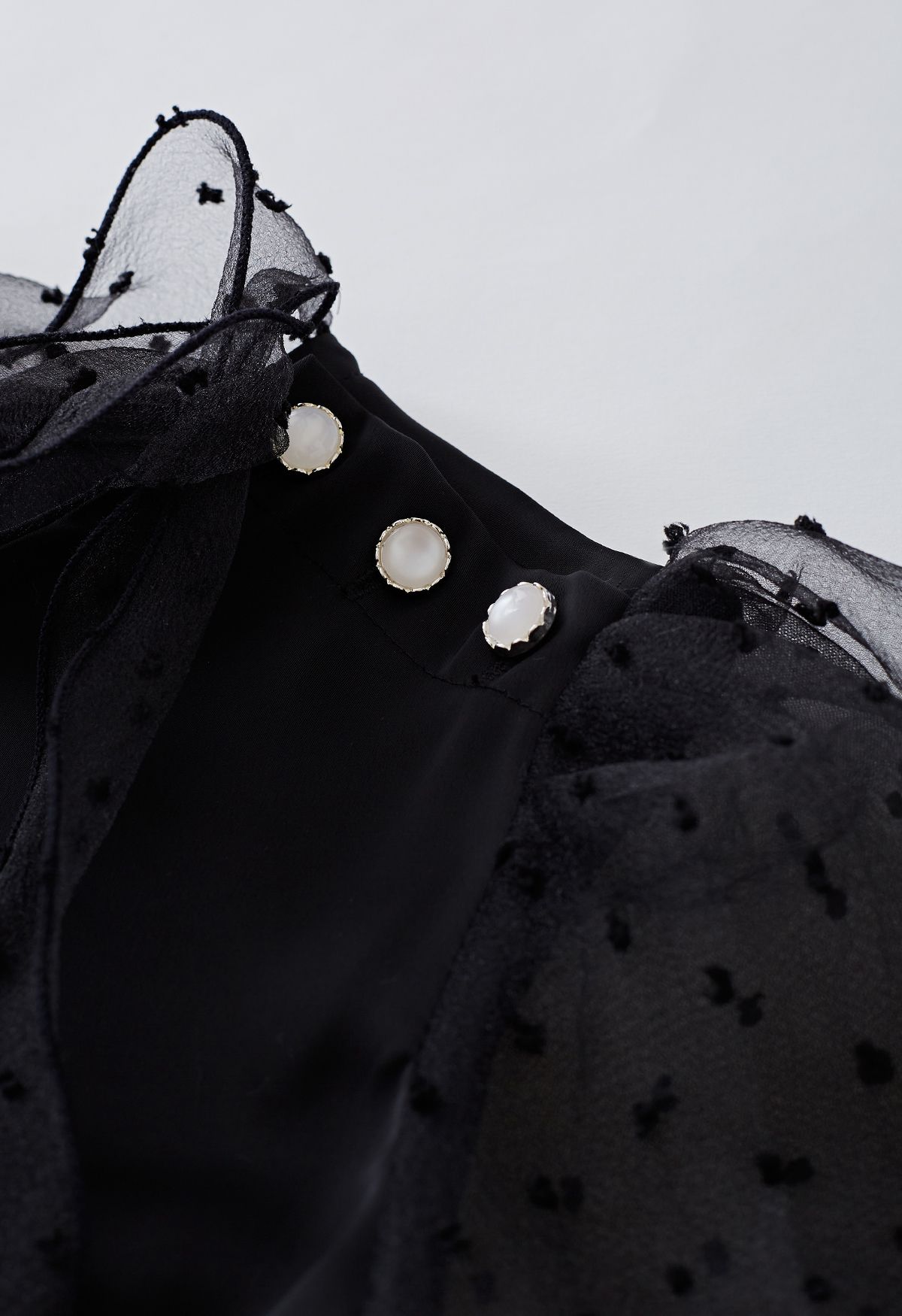 Flock Dots Organza Bubble Sleeve Camisa de cetim laço em preto