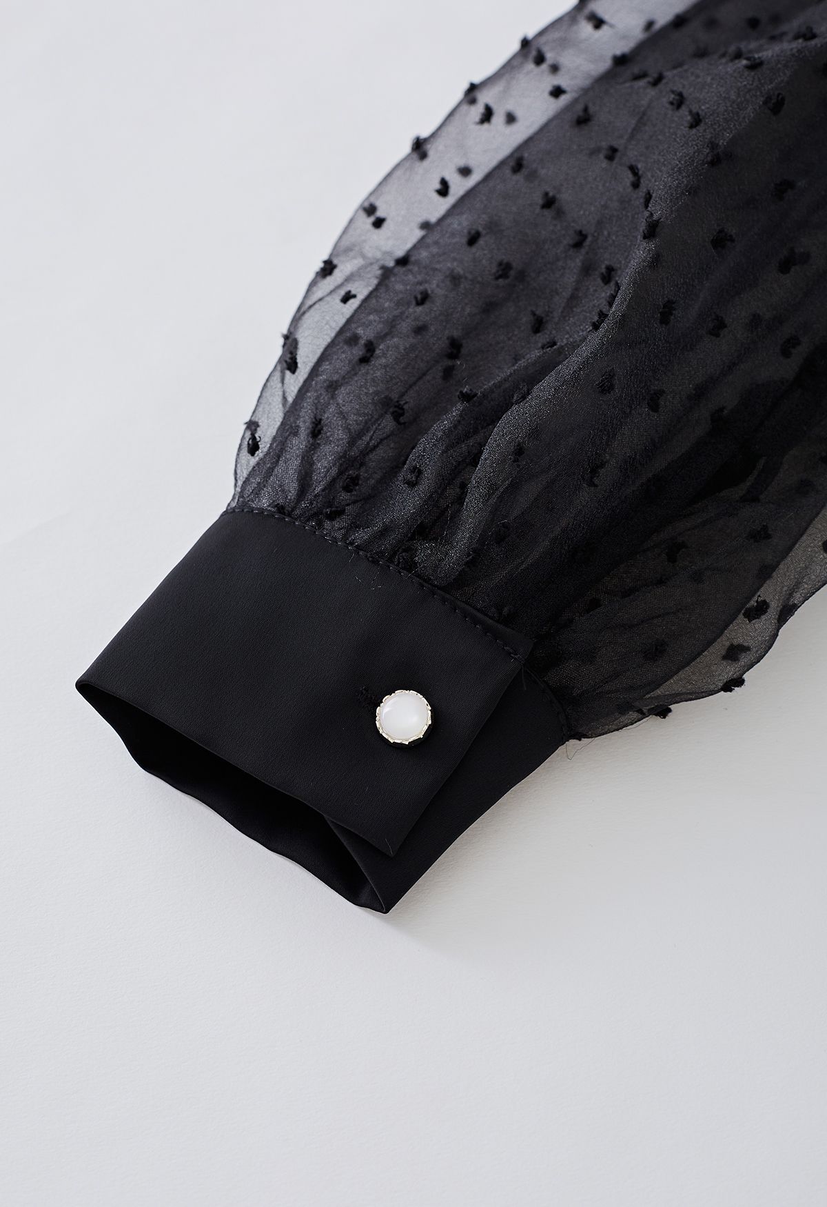 Flock Dots Organza Bubble Sleeve Camisa de cetim laço em preto