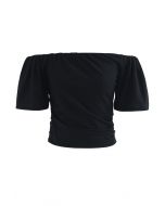 Top cropped de algodão manga curta ombro a ombro em preto