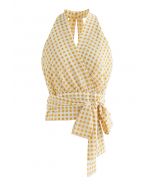 Top cropped de guingão estampado com gravata na cintura em mostarda